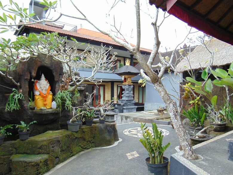 Hotel Dipondok Homestay