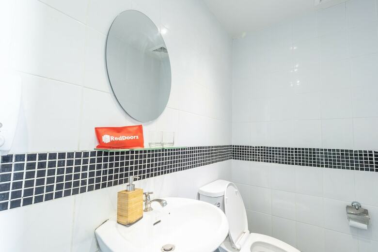 Hostal Reddoorz @ Folk Poshtel Silom