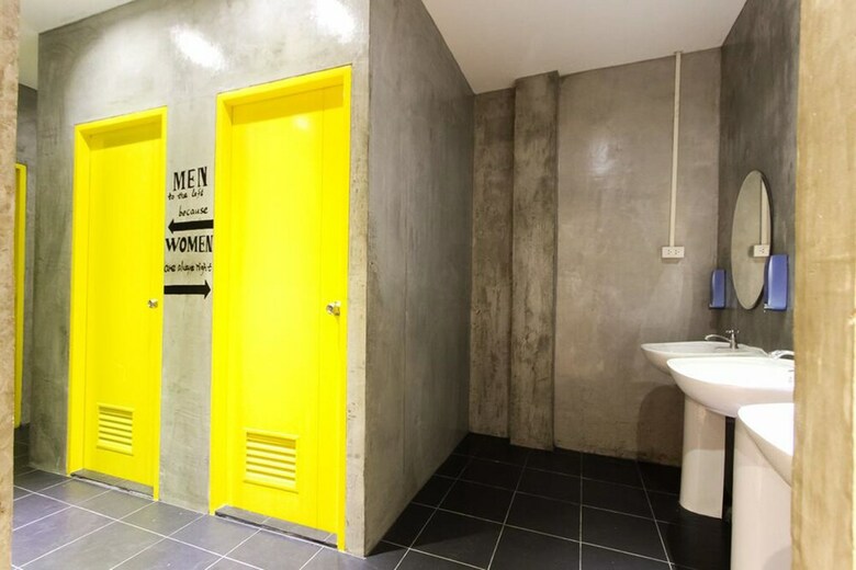 Hostal Reddoorz @ Folk Poshtel Silom