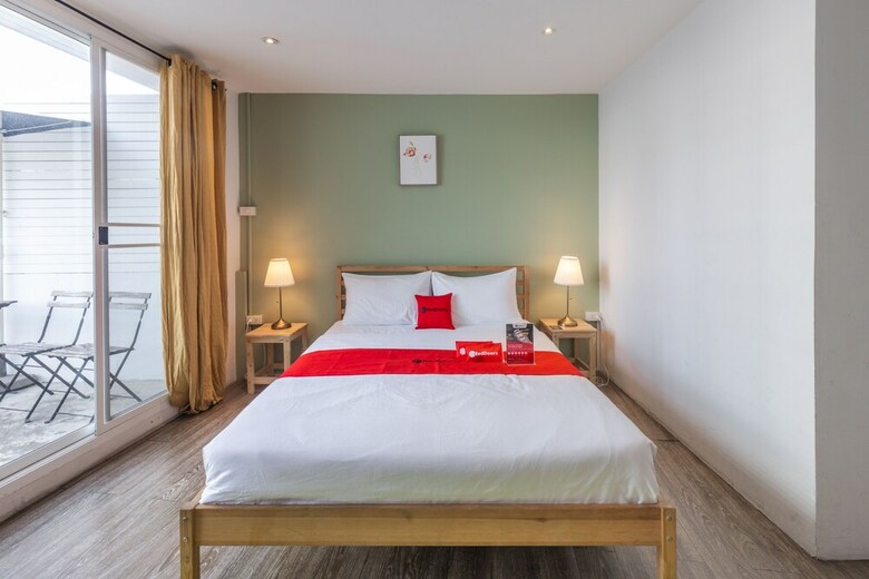 Hostal Reddoorz @ Folk Poshtel Silom