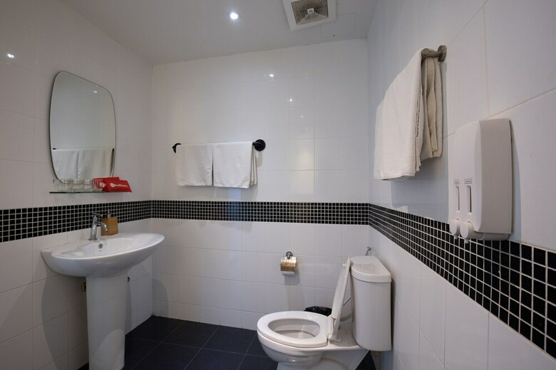 Hostal Reddoorz @ Folk Poshtel Silom