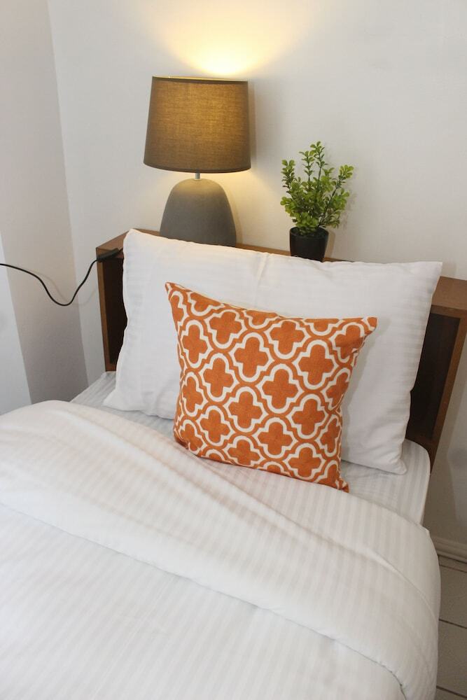 Hotel The White Bed And Breakfast Bacolod