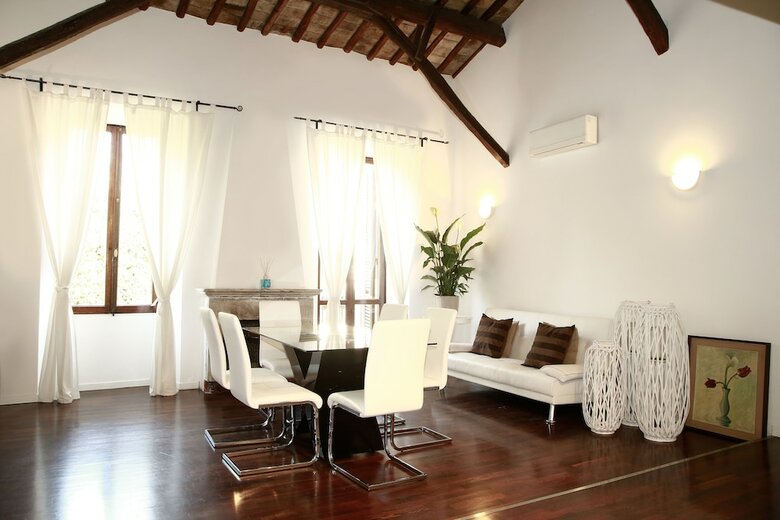 Vicolo Moroni Apartment