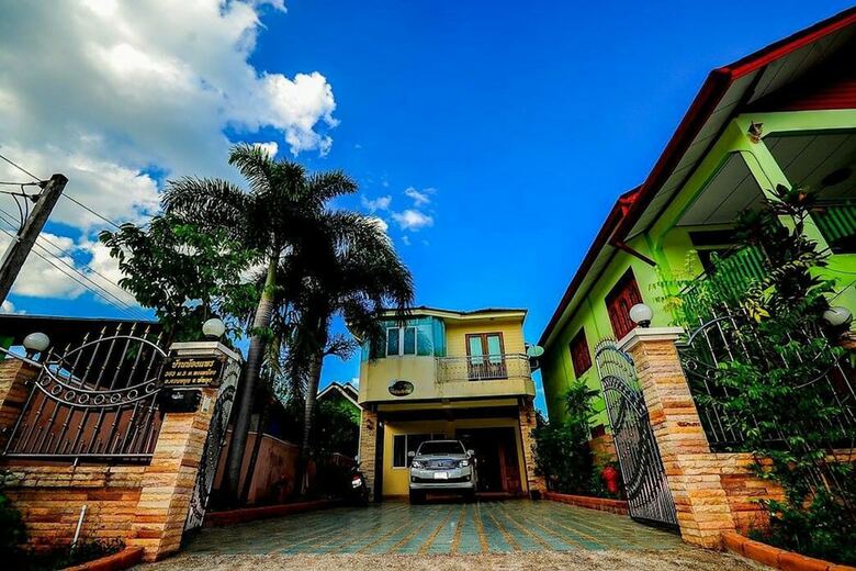 Hotel Lenoi Buri Homestay