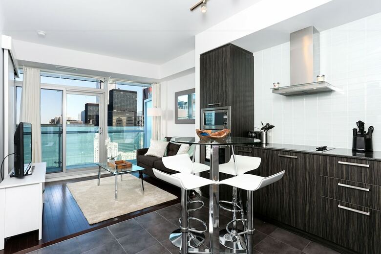 Platinum Suites - Incredible Cn Tower View