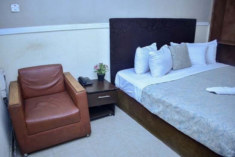 Ashosh Hotel
