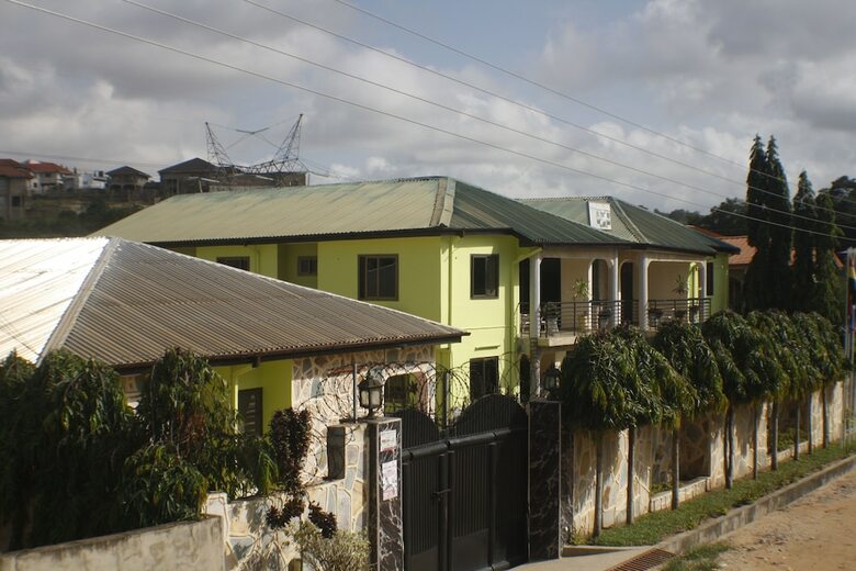 Dokua Royal Hotel