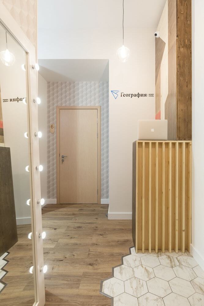 Aparthotel Apart-hotel Geography