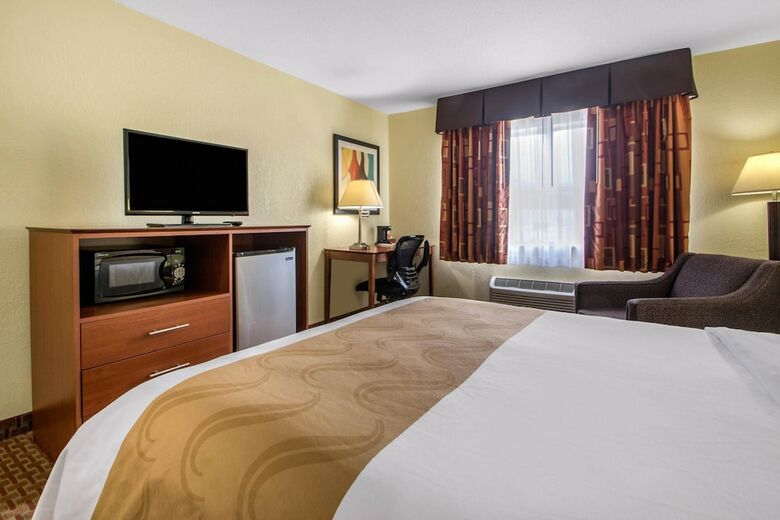 Hotel Quality Inn & Suites