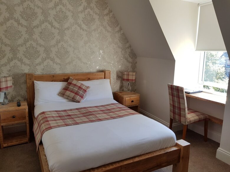 Hotel 18 Craigmillar Park Guest House