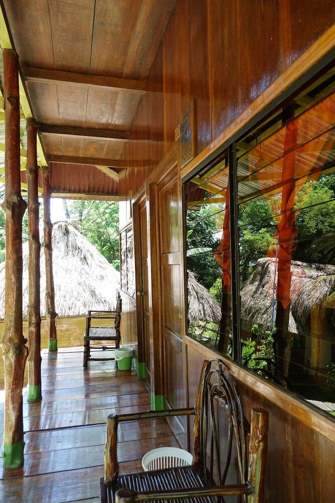 Hostal Portal De Champey