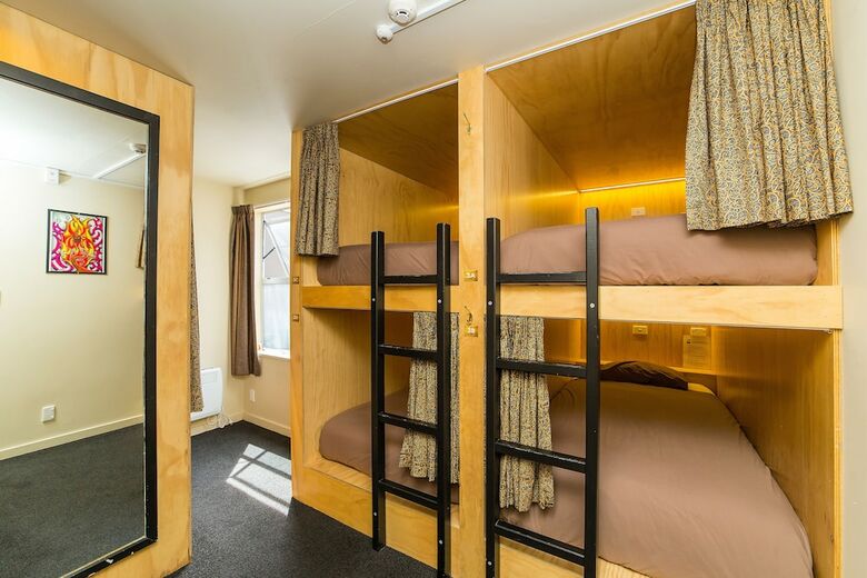 Tahuna Pod Hostel