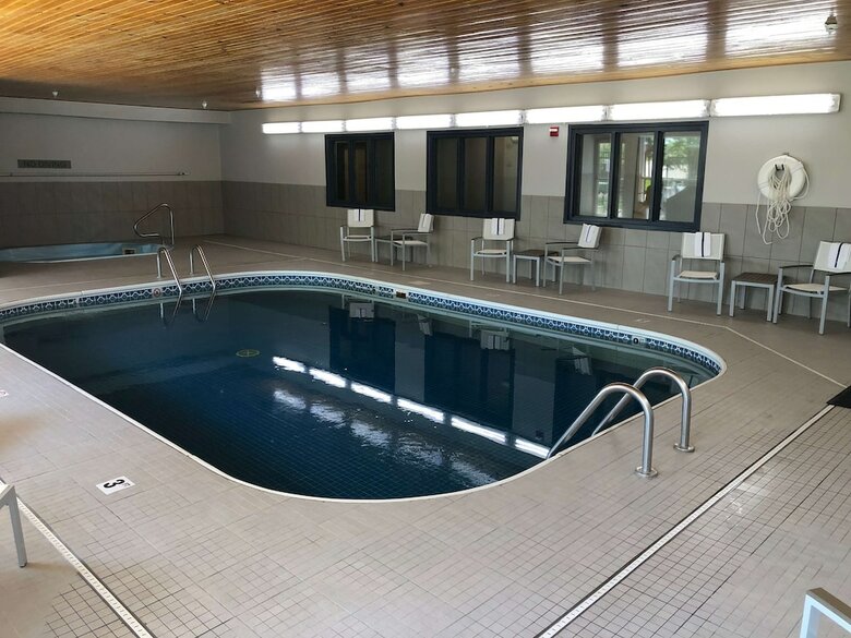 Hotel Country Inn & Suites By Radisson, Brookings, Sd