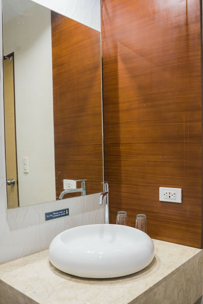 Hotel Bed+bath Serviced Suites