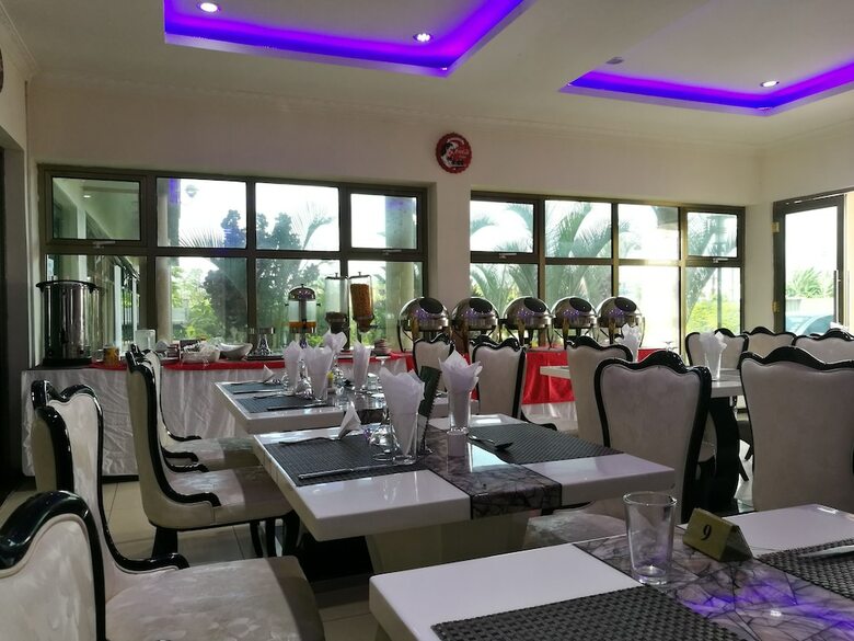 Hotel Golden Zambezi Lodge
