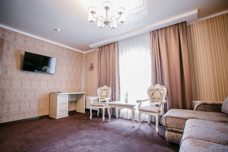 Aristocrat Hotel