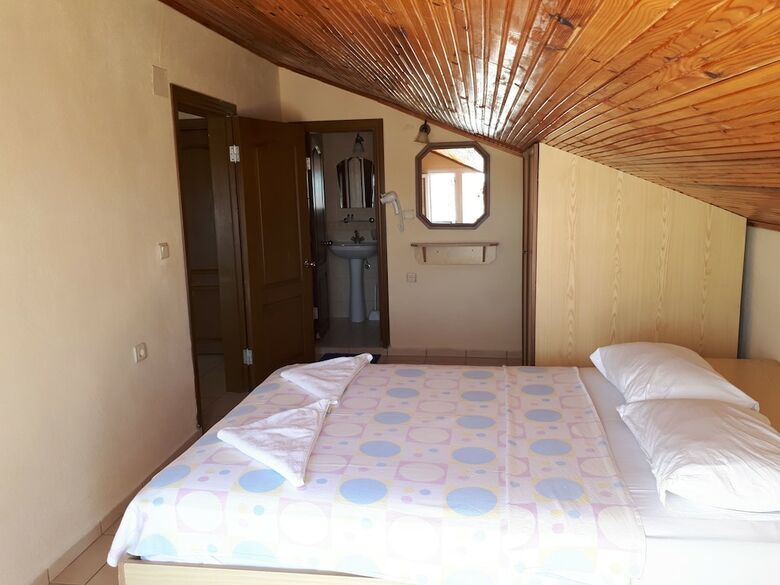 Everest Apart Hotel