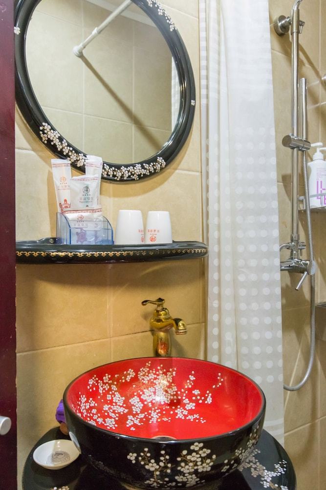 Pingyao Yiguan Folk Custom Hotel
