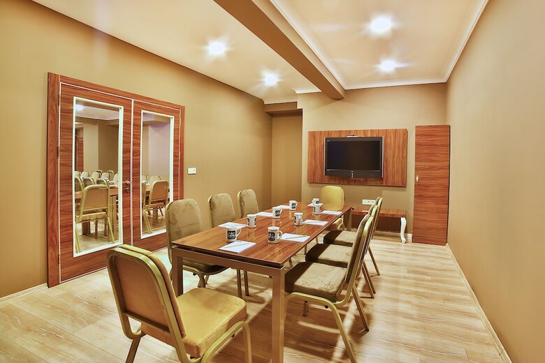 Sanli Suite Hotel