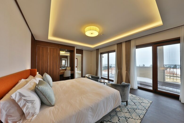 Camphortree Hotel & Resort