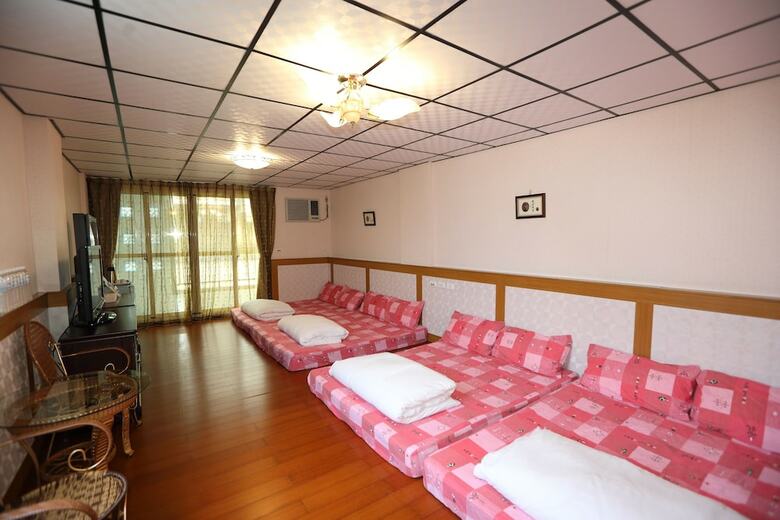 Hotel First Place B&B - Hualien Railway Station