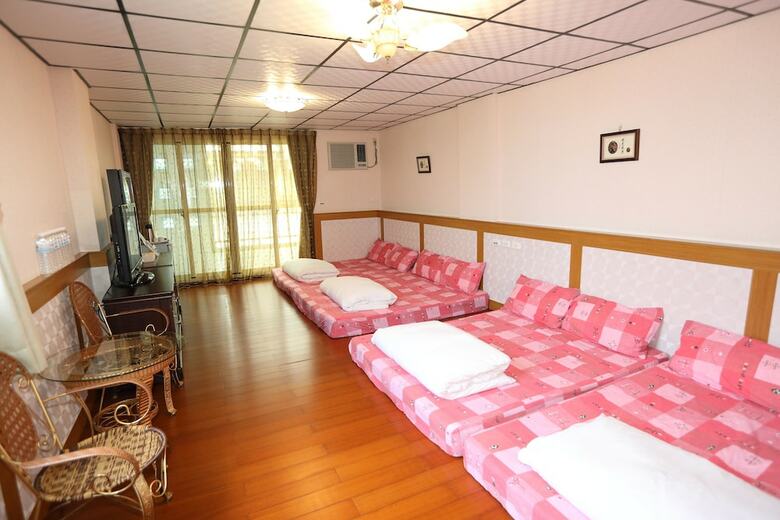 Hotel First Place B&B - Hualien Railway Station