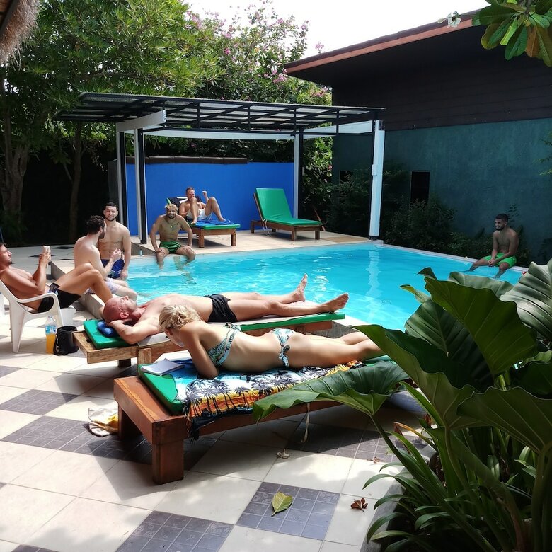 Hotel 2 Home Resort