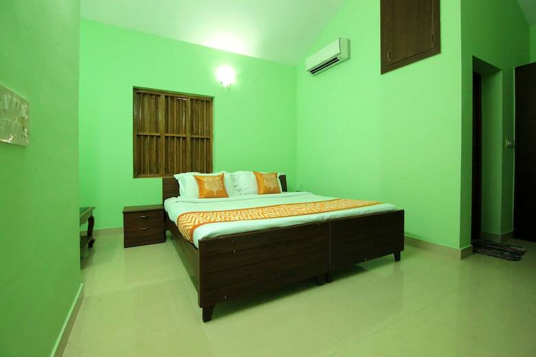 Hotel Oyo 8839 Near Vadackal Beach Road