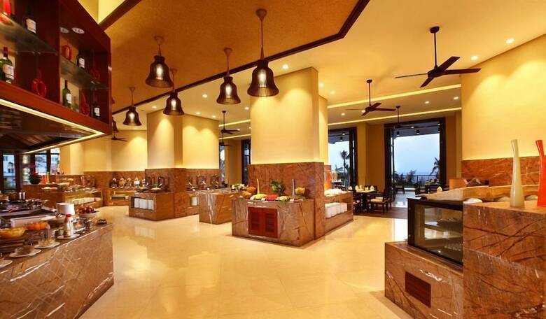Sanya Seacube Holiday Hotel