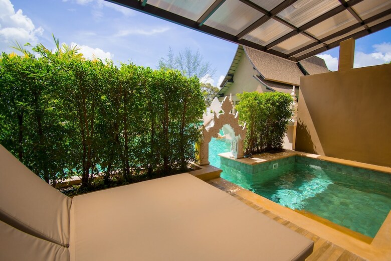 Hotel Maikhao Palm Beach Resort