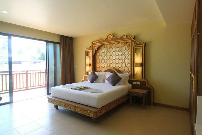 Hotel Maikhao Palm Beach Resort