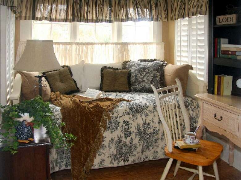Bed & Breakfast Cottages On Armstrong