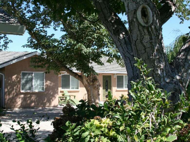 Bed & Breakfast Cottages On Armstrong