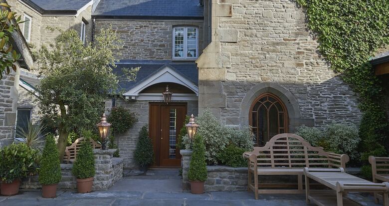 Bed & Breakfast Lanelay Hall