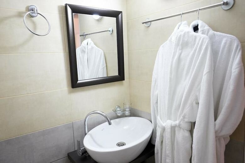 Hotel N16