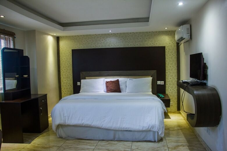 Bluenest Hotel