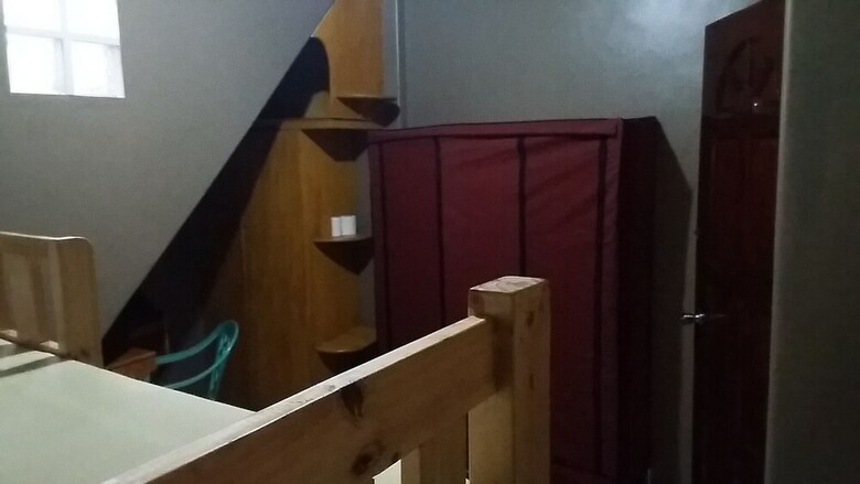 Hostal Despacito Rooms Near Airport