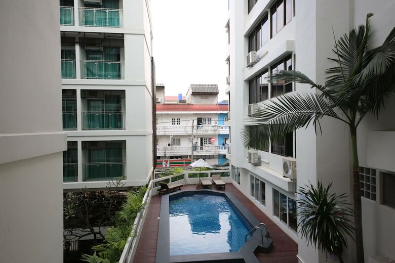 Sunshine Hotel And Residences