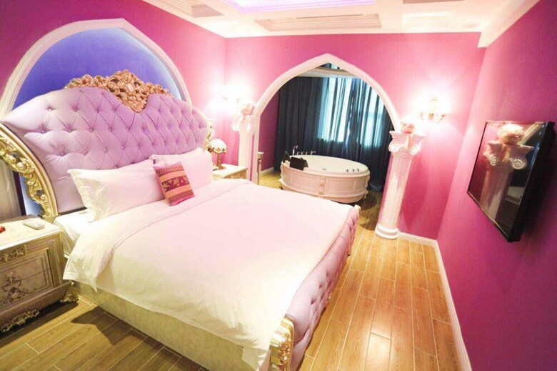 Tianelian Lovers Theme Hotel Sanya