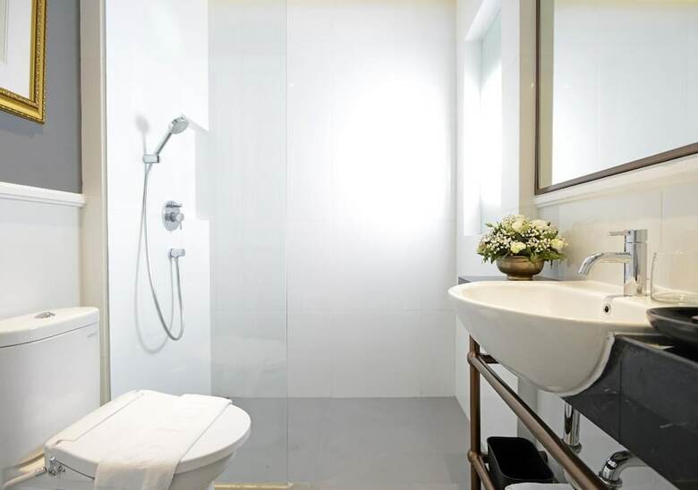 Hotel Brava Suites By Zia Surabaya