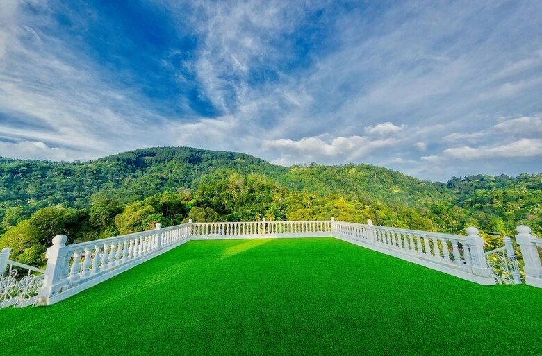 The Golden Crown Hotel