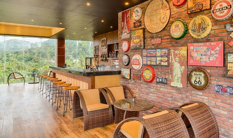 The Golden Crown Hotel