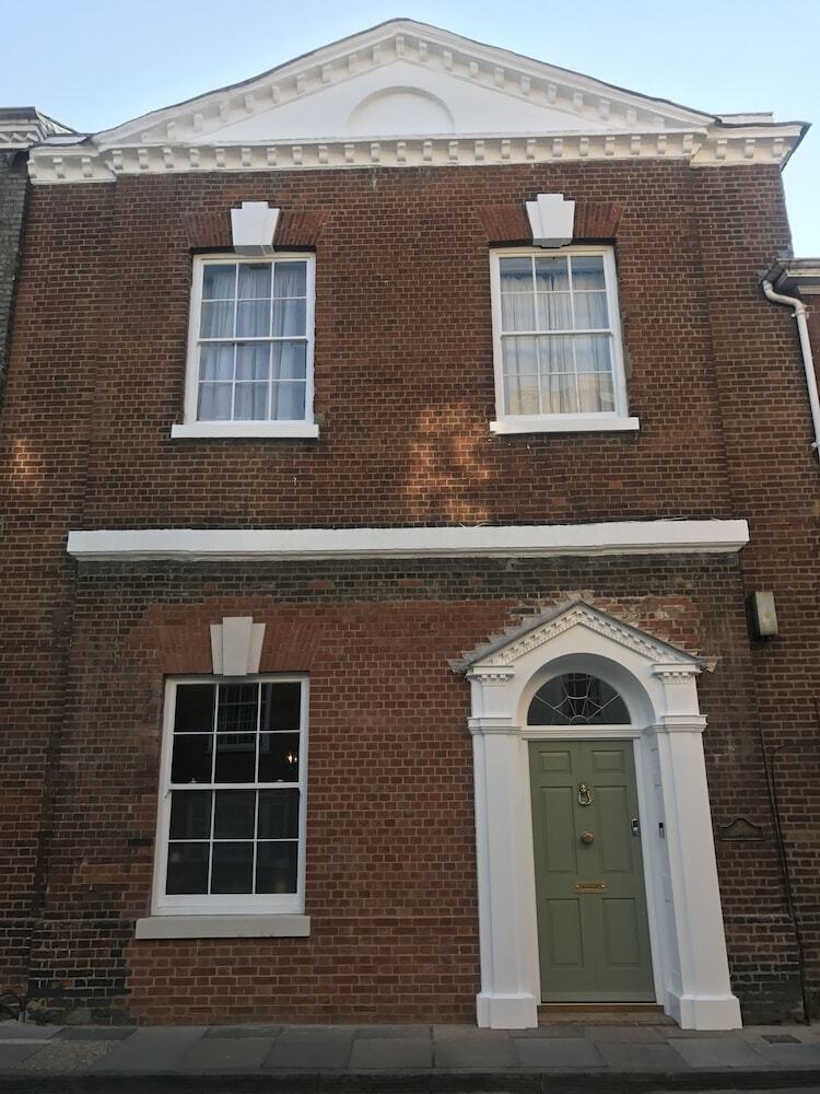 Bed & Breakfast Loder House