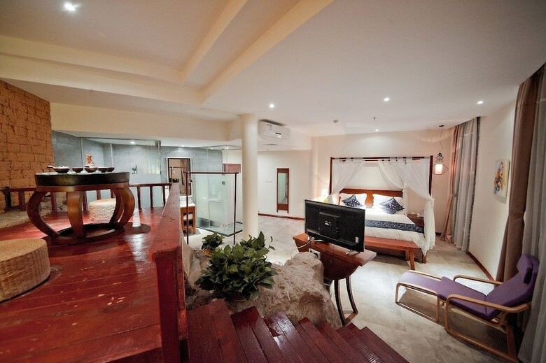 Guilin Crystal Crescent Moon Hotel