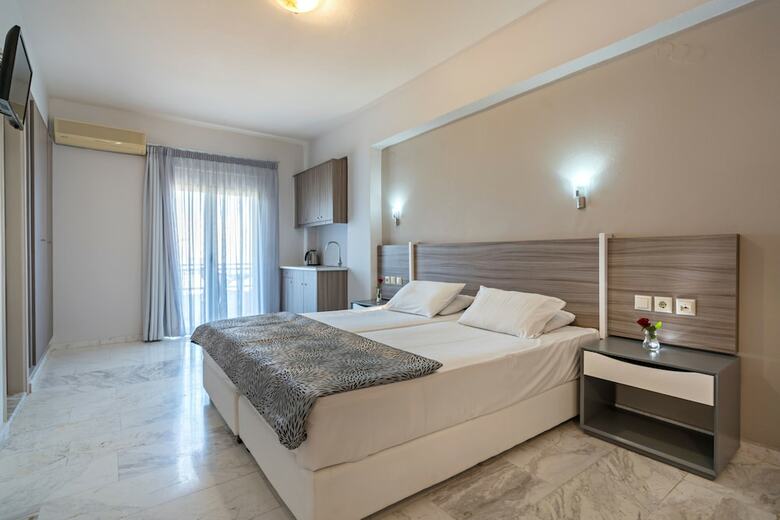 Apollo Hotel I