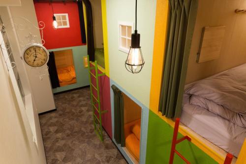 Hostal Hop Step Inn - Hostel