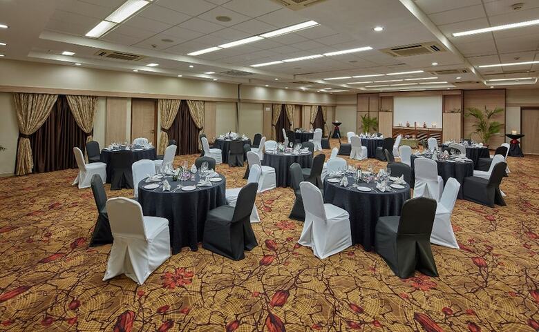 Apartamento Royal Orchid Beach Resort & Spa