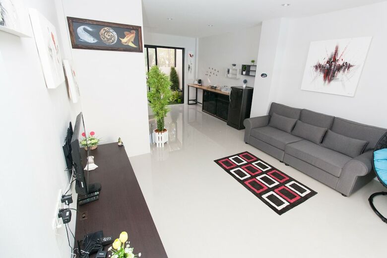 Mom House