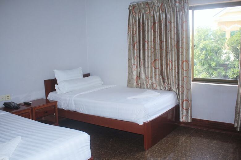 7 Makara Hotel