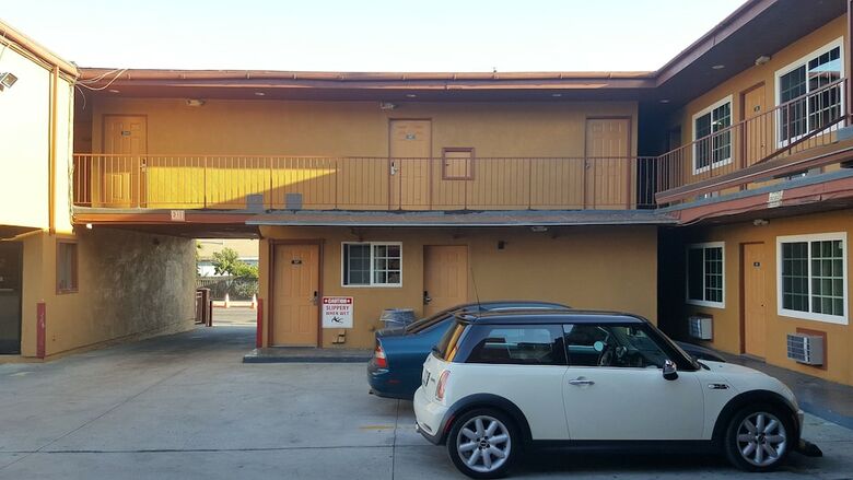 Central Inn Motel On 41 Street